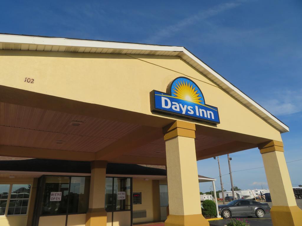 Days Inn By Wyndham Blytheville Eksteriør bilde