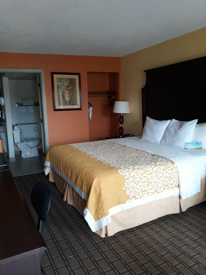 Days Inn By Wyndham Blytheville Eksteriør bilde